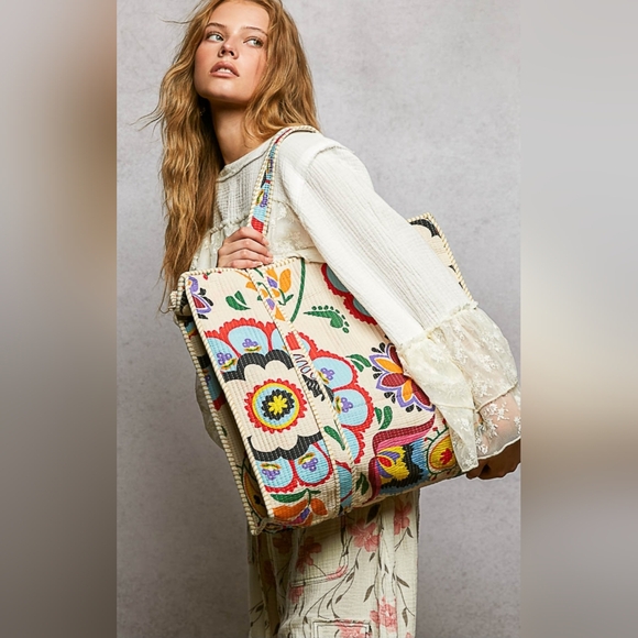 #1307 POL Folk Garden Heirloom Tote - Picture 4 of 9